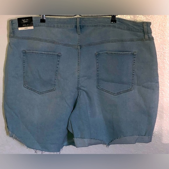 PLUS SIZE HIGHRISE SHORTS AND HIGHRISE ANKLE BOOTCUT - Picture 2 of 5